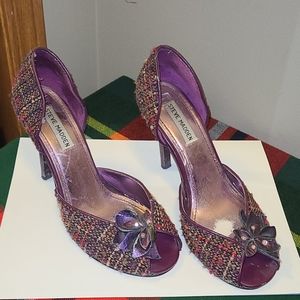Steve Madden tweed pump
